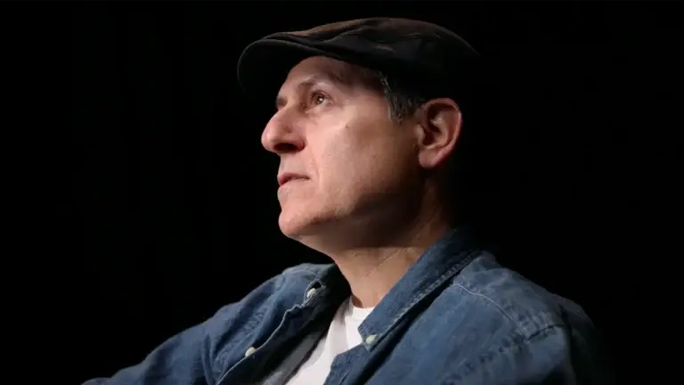 מה הפך קיבוצניק-חילוני למאמין באלוהים ולחוקר מקרא? סיפורו של ד"ר גולן ברושי – איגוד עדויות משיחיים