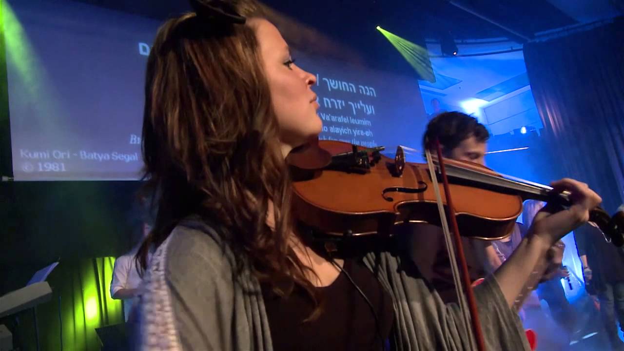 קומי אורי | מדור לדור